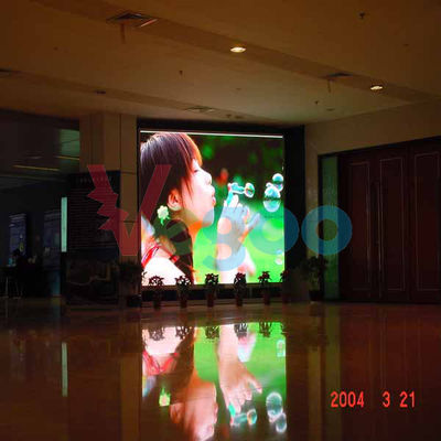 China A tela de exposição interna sem emenda P5 do diodo emissor de luz da cor completa de brilho alto conduziu a parede video fornecedor