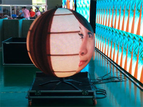 A exposição conduzida da bola da cor completa de SMD P4 esfera interna curvada conduziu o painel