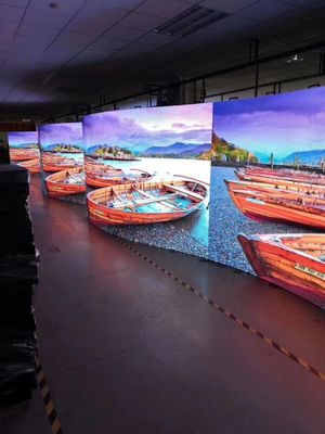 A exposição de diodo emissor de luz P3.91 alugado 4,81 conduziu o radiano da curva do entretenimento dos concertos de Pantallas 15-90 graus