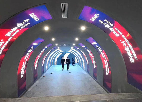 A tela conduzida interna da propaganda P2 video flexível curvou a exposição Integrated do cilindro que forma o módulo leve e fino