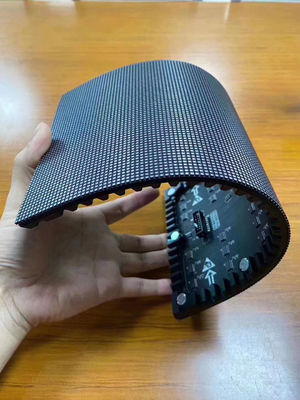 Módulo conduzido flexível de superfície irregular da definição P3 111111p/M2