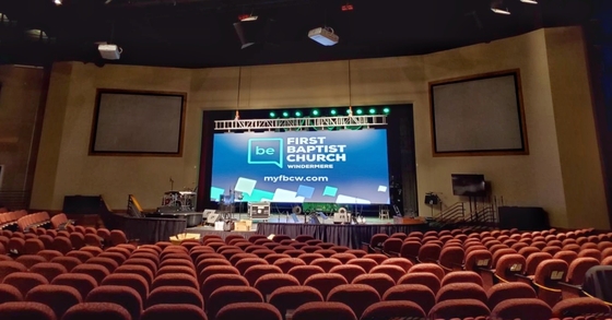 Exibição LED de parede de vídeo de igreja P1.875-P4 com instalação suspensa