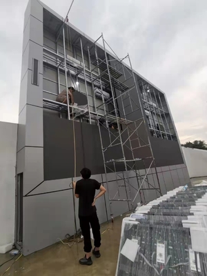 Display LED externo IP65 à prova d'água P5 para painéis de alta iluminação de publicidade OOH