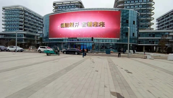 Display LED externo IP65 à prova d'água P5 para painéis de alta iluminação de publicidade OOH