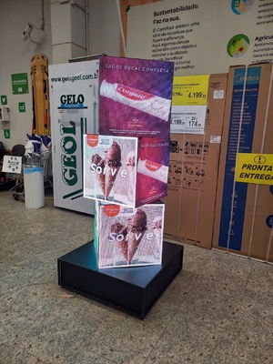 6500nits Brilho P2.5 Ecrã LED para publicidade dinâmica/rolante multifacetada