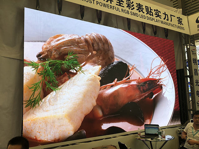 P2 Small Pitch LED Display 512x512 Cabinet 3840Hz SMD Screen para publicidade interna