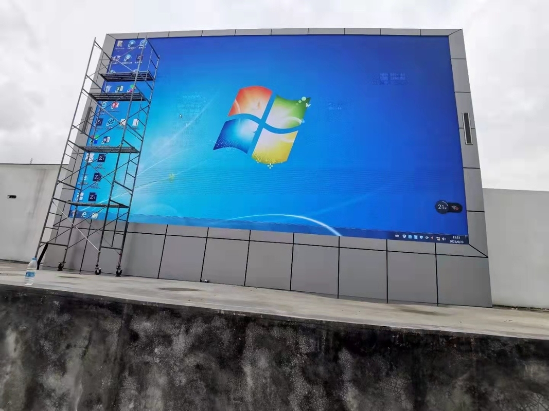 Display LED externo IP65 à prova d'água P5 para painéis de alta iluminação de publicidade OOH